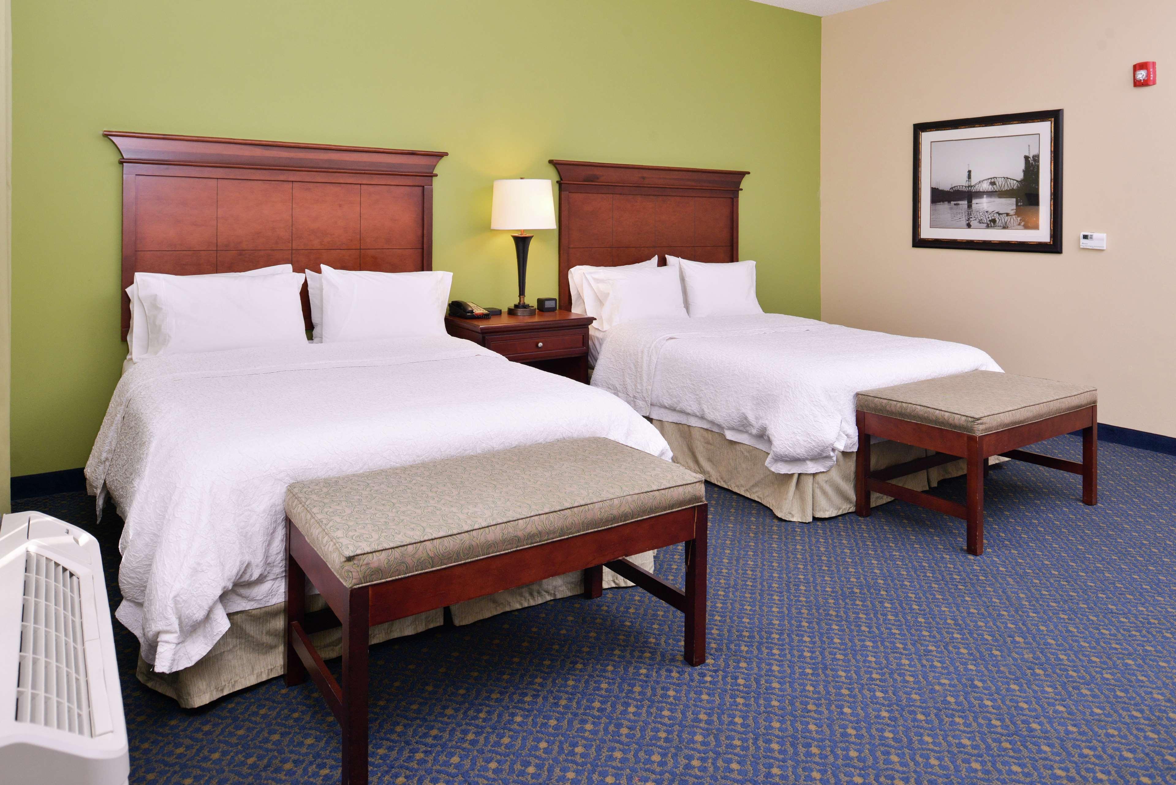 Hampton Inn Jackson-College Avenue Exterior photo