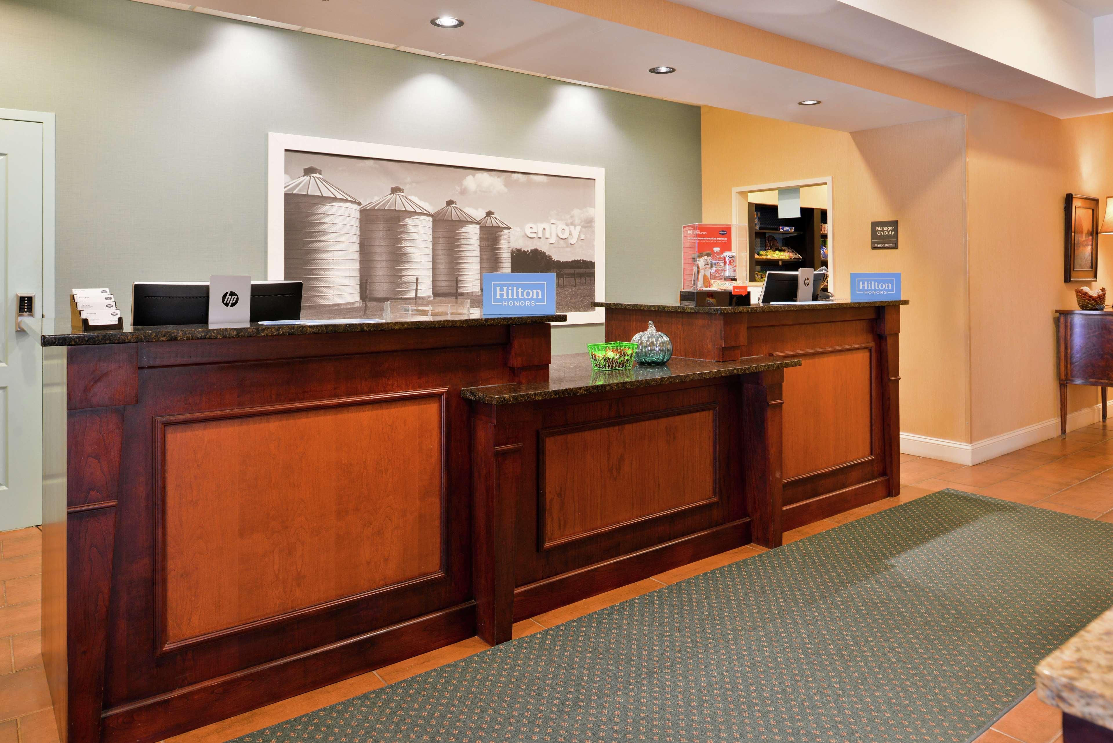 Hampton Inn Jackson-College Avenue Exterior photo