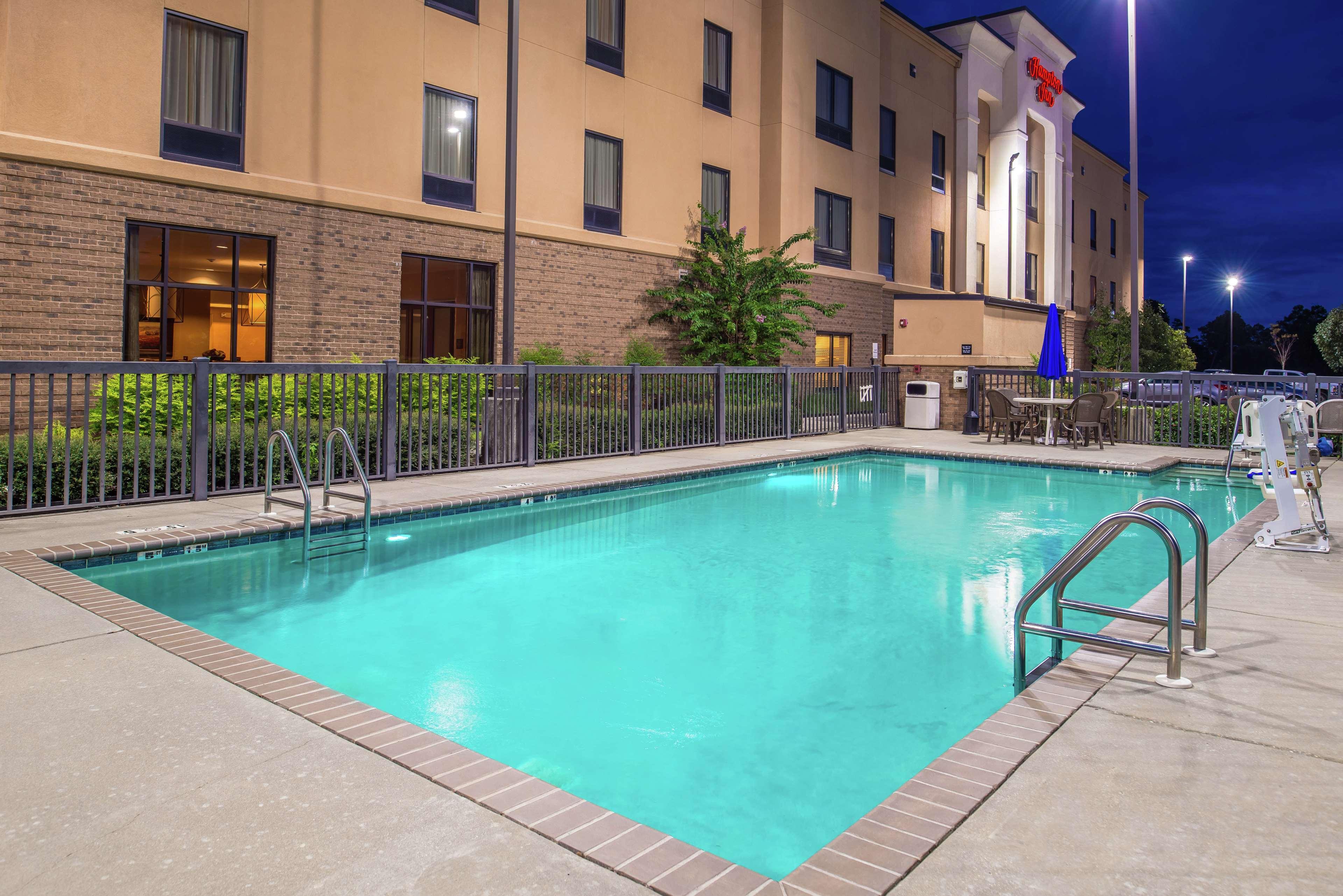 Hampton Inn Jackson-College Avenue Exterior photo
